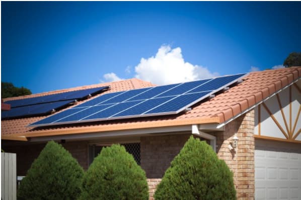Selling A Home With Solar Panels Cheat Sheet | DroneQuote