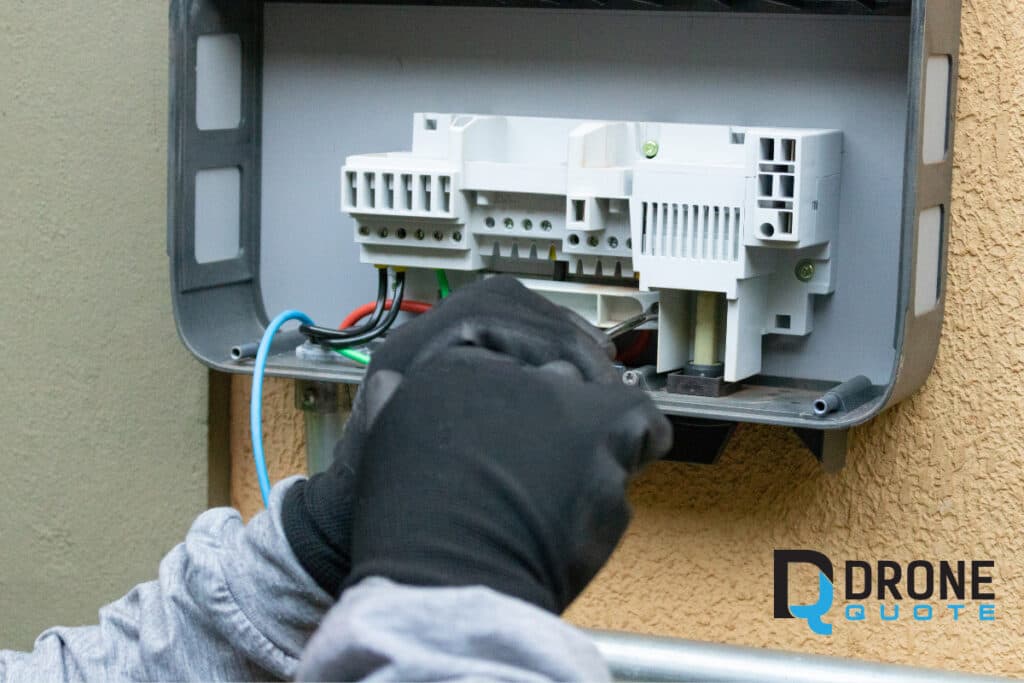 Harnessing Sunlight: The Mind-Blowing Technology Inside On-Grid Solar Inverters | DroneQuote